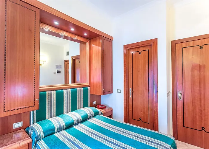 Raeli Lux 4* Roma