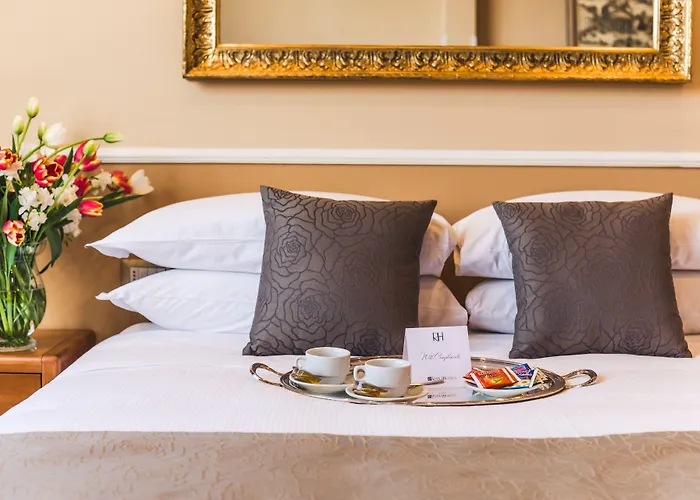 Raeli Lux Hotel