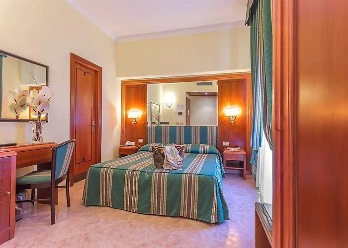 Raeli Lux 4*