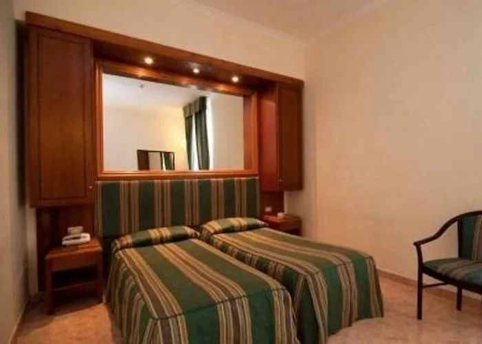 Raeli Lux Rome