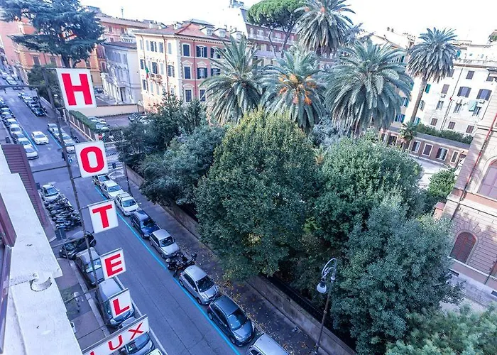 Hotel Raeli Lux