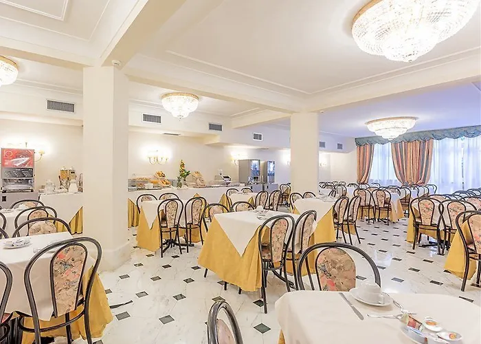 Hotel Raeli Lux