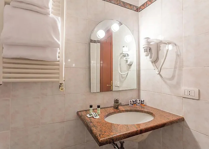 Raeli Lux Hotel 4*
